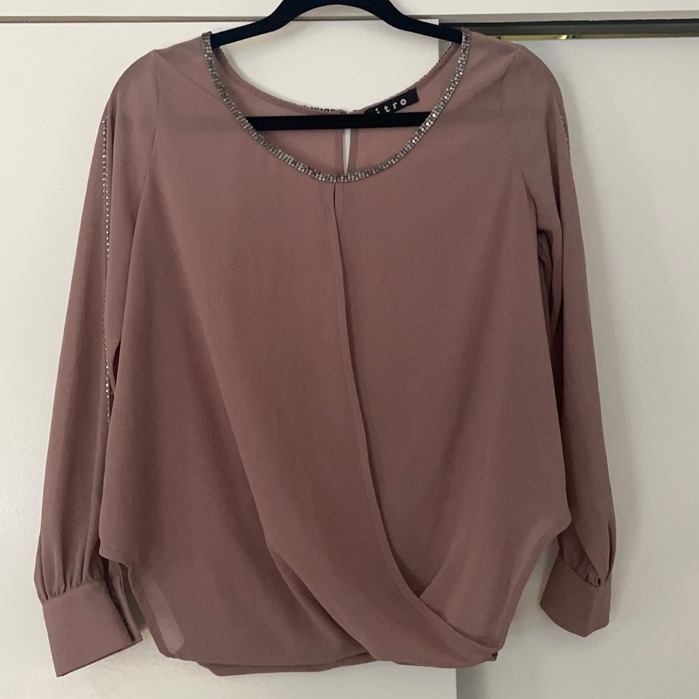 Pink mauve top with detailed neck line and sleeve, Small